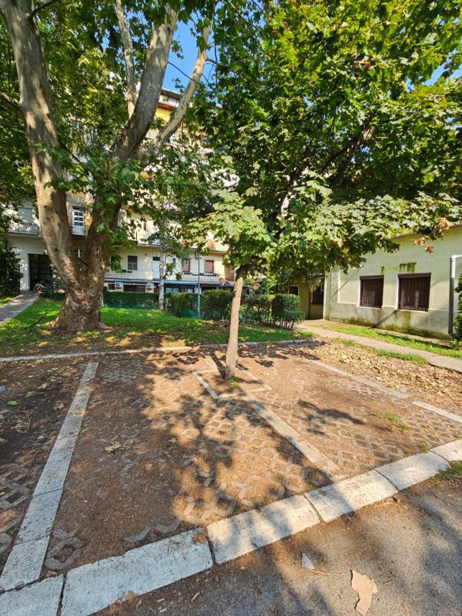 Booking Apartments Alone 1 ベオグラード エクステリア 写真